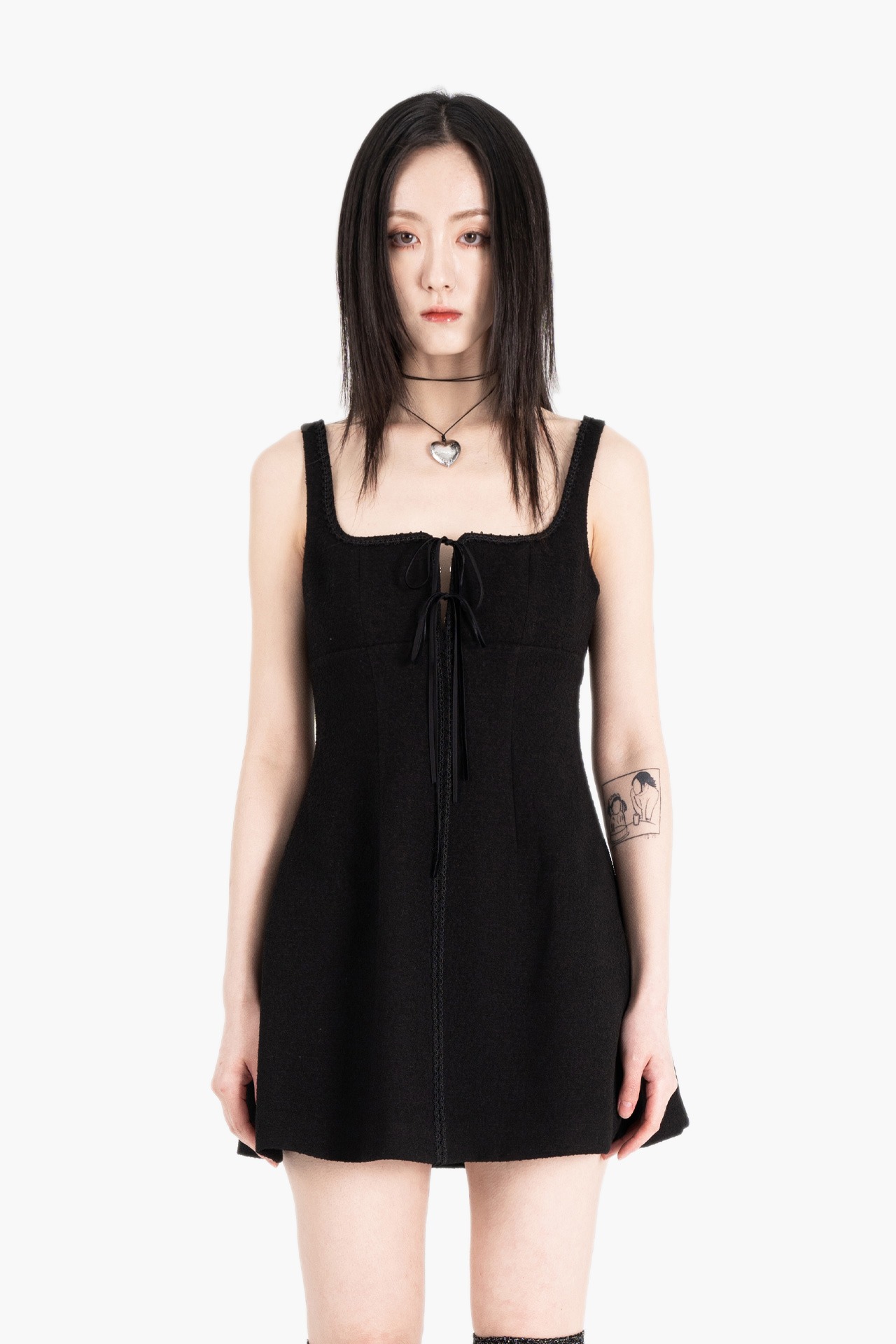 [IVE ウォニョン&#039;s Pick] BLACK LACE CUT OUT DRESS [5rd pre-order]